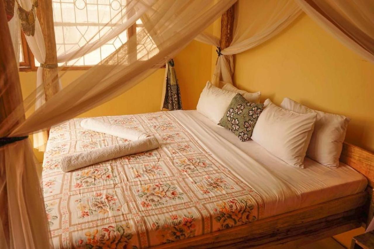 The Secret Garden Hotel Моші Екстер'єр фото