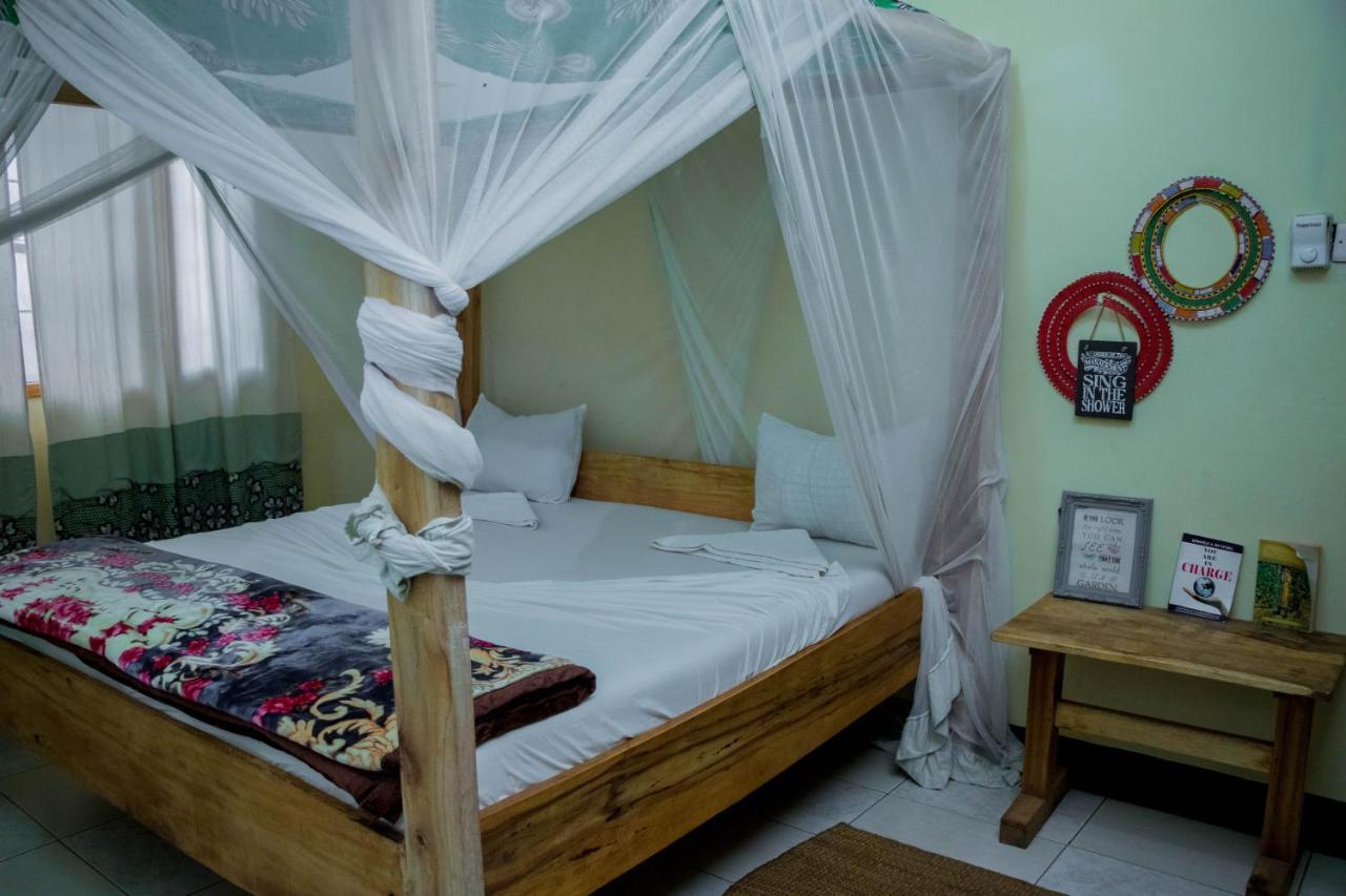The Secret Garden Hotel Моші Екстер'єр фото