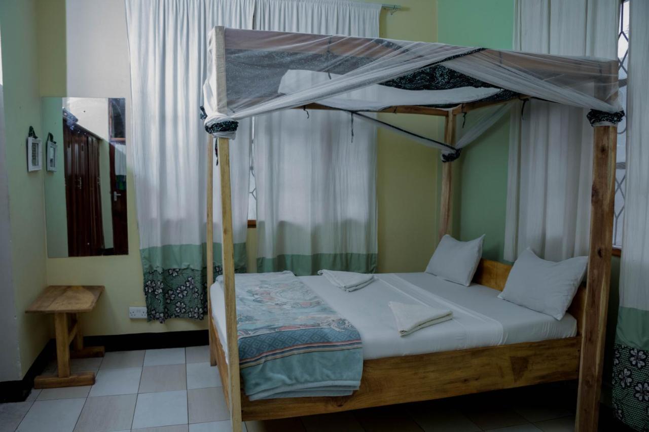 The Secret Garden Hotel Моші Екстер'єр фото