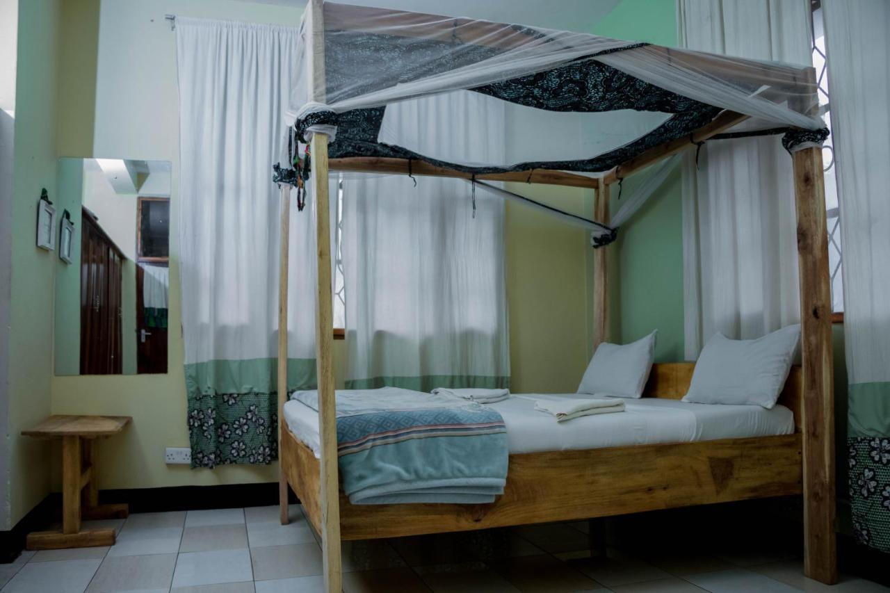 The Secret Garden Hotel Моші Екстер'єр фото