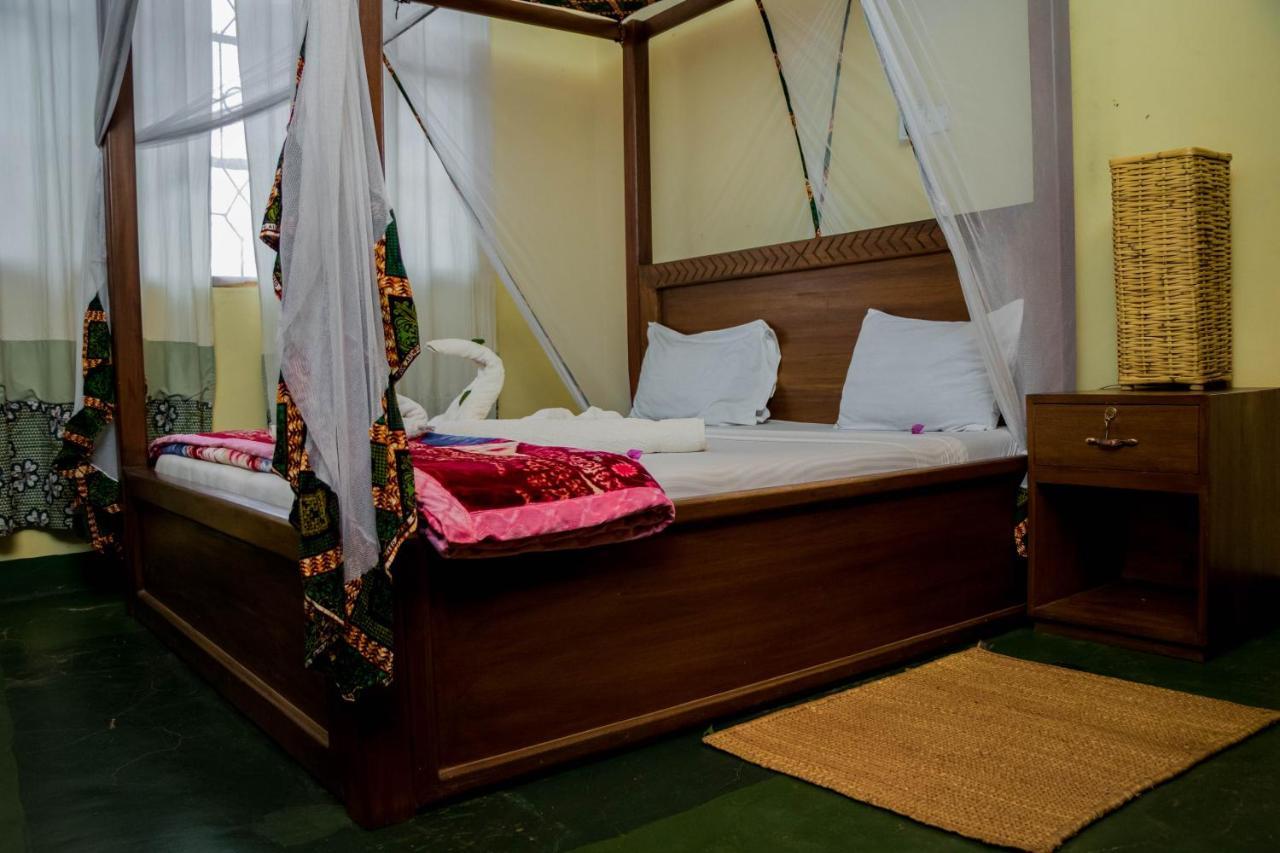 The Secret Garden Hotel Моші Екстер'єр фото