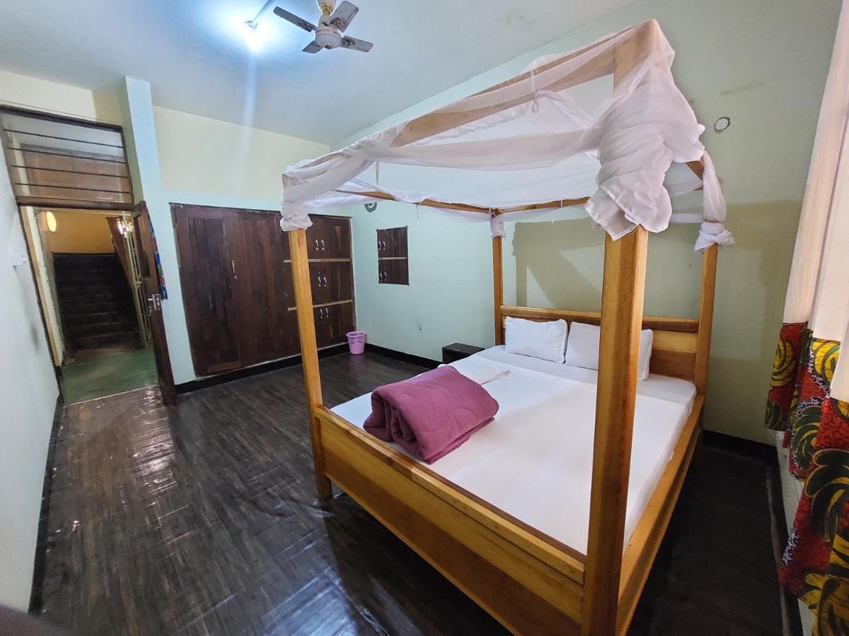 The Secret Garden Hotel Моші Номер фото