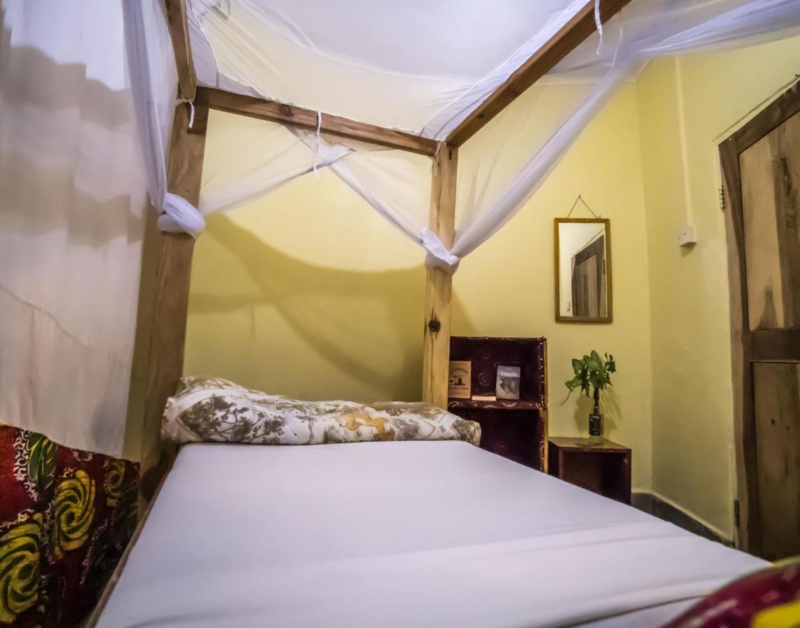 The Secret Garden Hotel Моші Екстер'єр фото